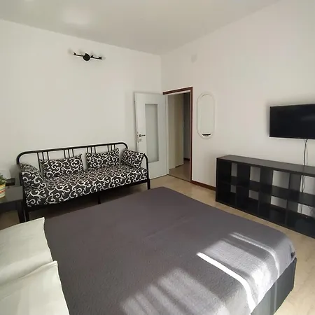 Brenta/Corvetto studio apartment-2